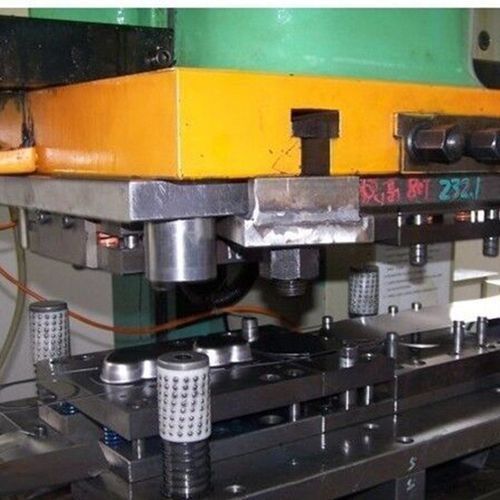 高速自动冲压模具 连续模具设计与制造的关键技术及应用